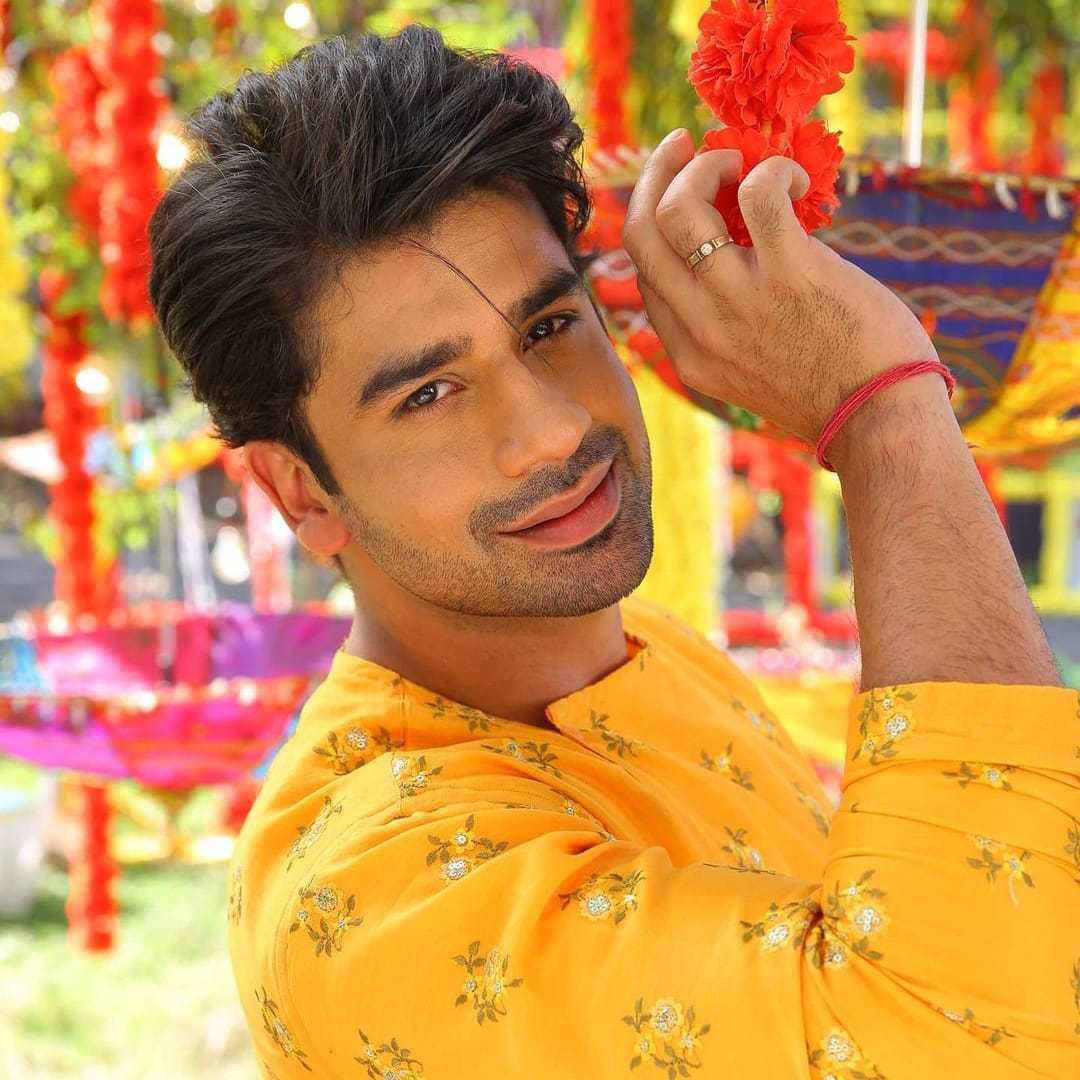 Celebrity Aashish Mehrotra - Tring India
