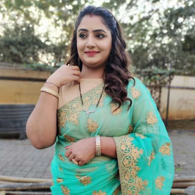 Celebrity Nadia A Himani - Tring India