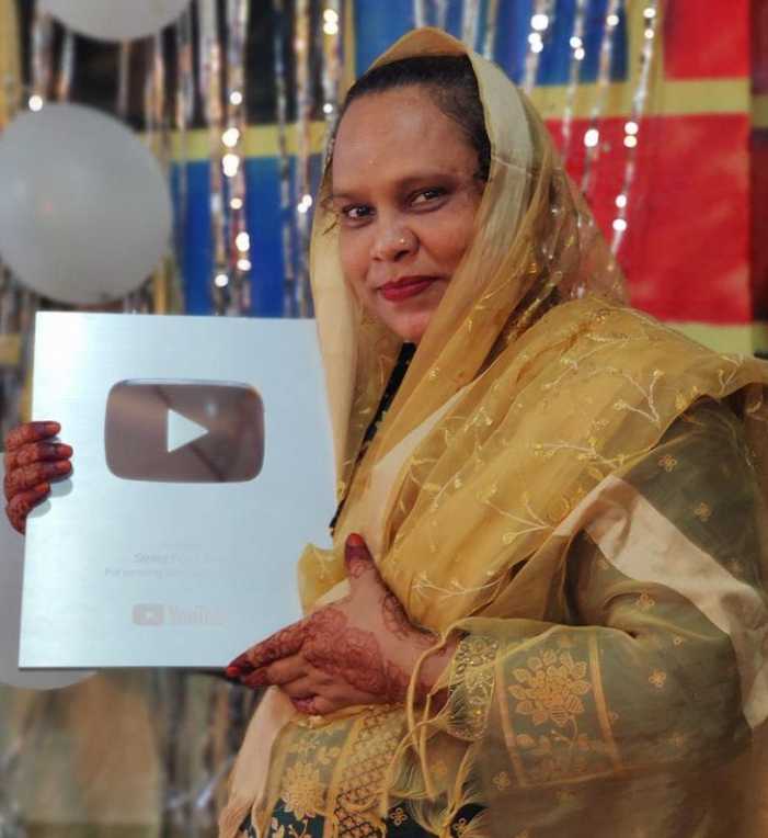 Celebrity Mumtaz Shaikh (Street Food Zaika) - Tring India