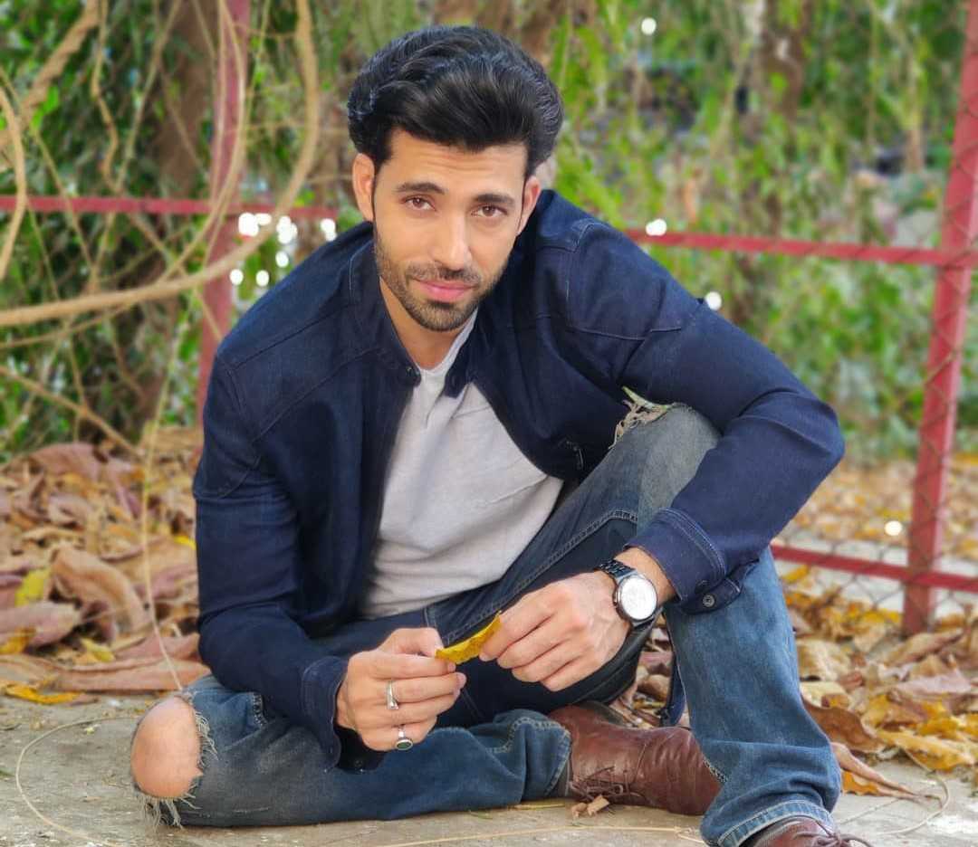 Celebrity Sanket Choukse - Tring India