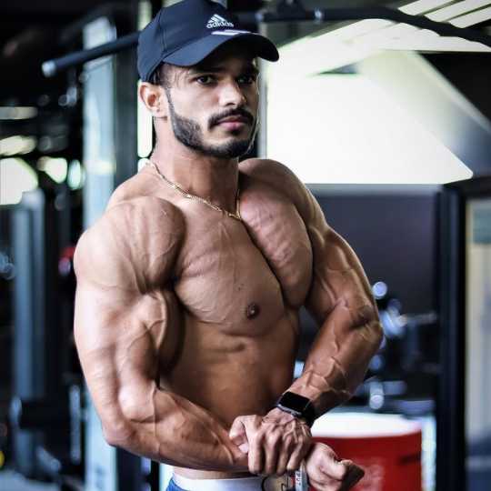 Celebrity Nitin Raghav - Tring India