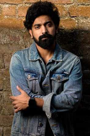 Celebrity Siddharth Bodke - Tring India
