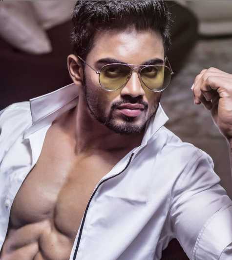 Celebrity Pradeep Aryan - Tring India