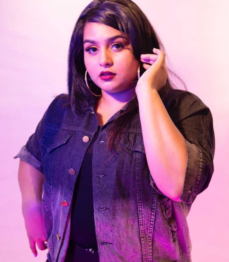 Celebrity Simran Jat - Tring India