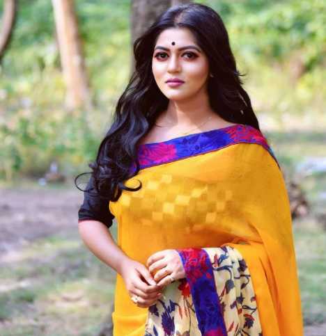 Celebrity Triyaa Das - Tring India