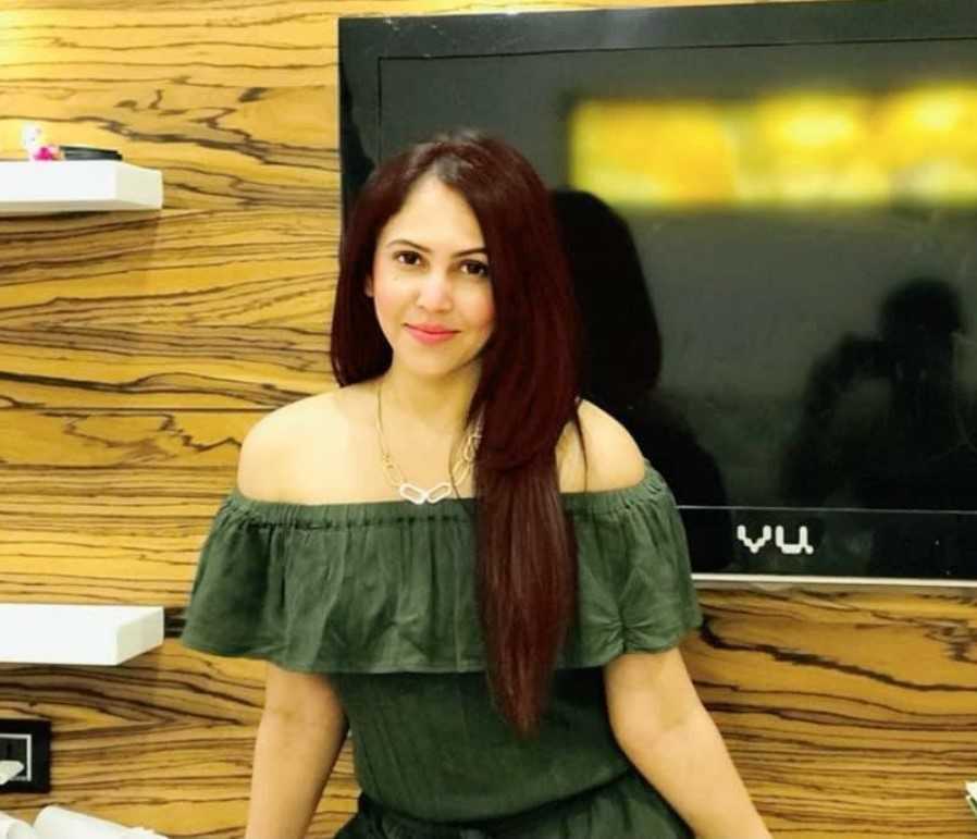 Celebrity Piew Jana - Tring India