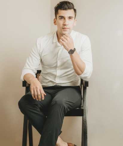 Celebrity Hamid Barkzi - Tring India