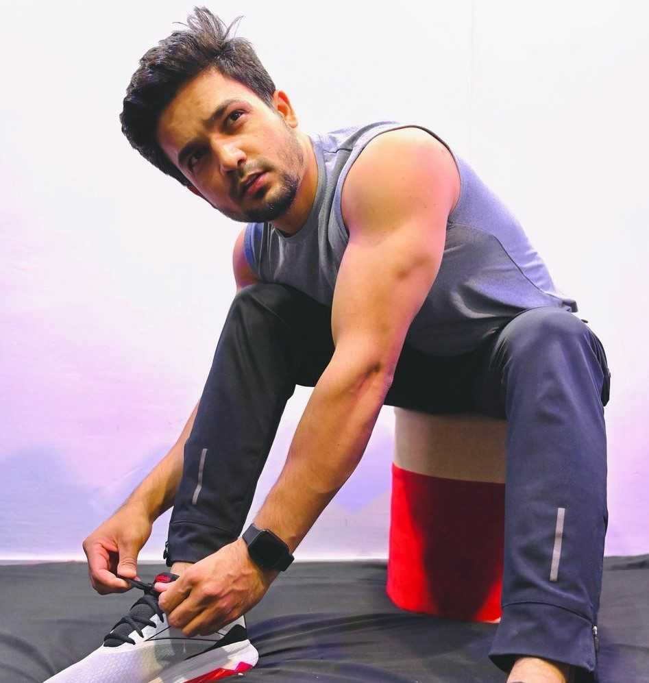 Celebrity Faraz - Tring India