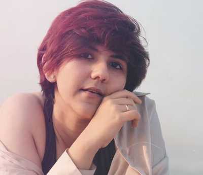 Celebrity Swara Oza - Tring India