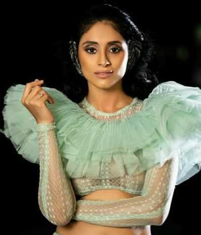 Celebrity Pavleen Gujral - Tring India