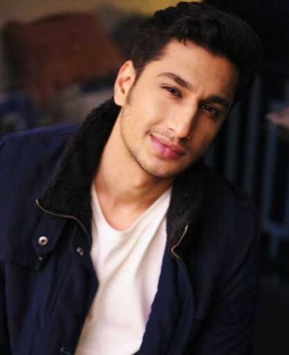 Celebrity Vishwa Gulati - Tring India