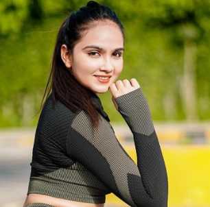 Celebrity Anjali Tripathi - Tring India