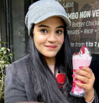 Celebrity Komal - Tring India