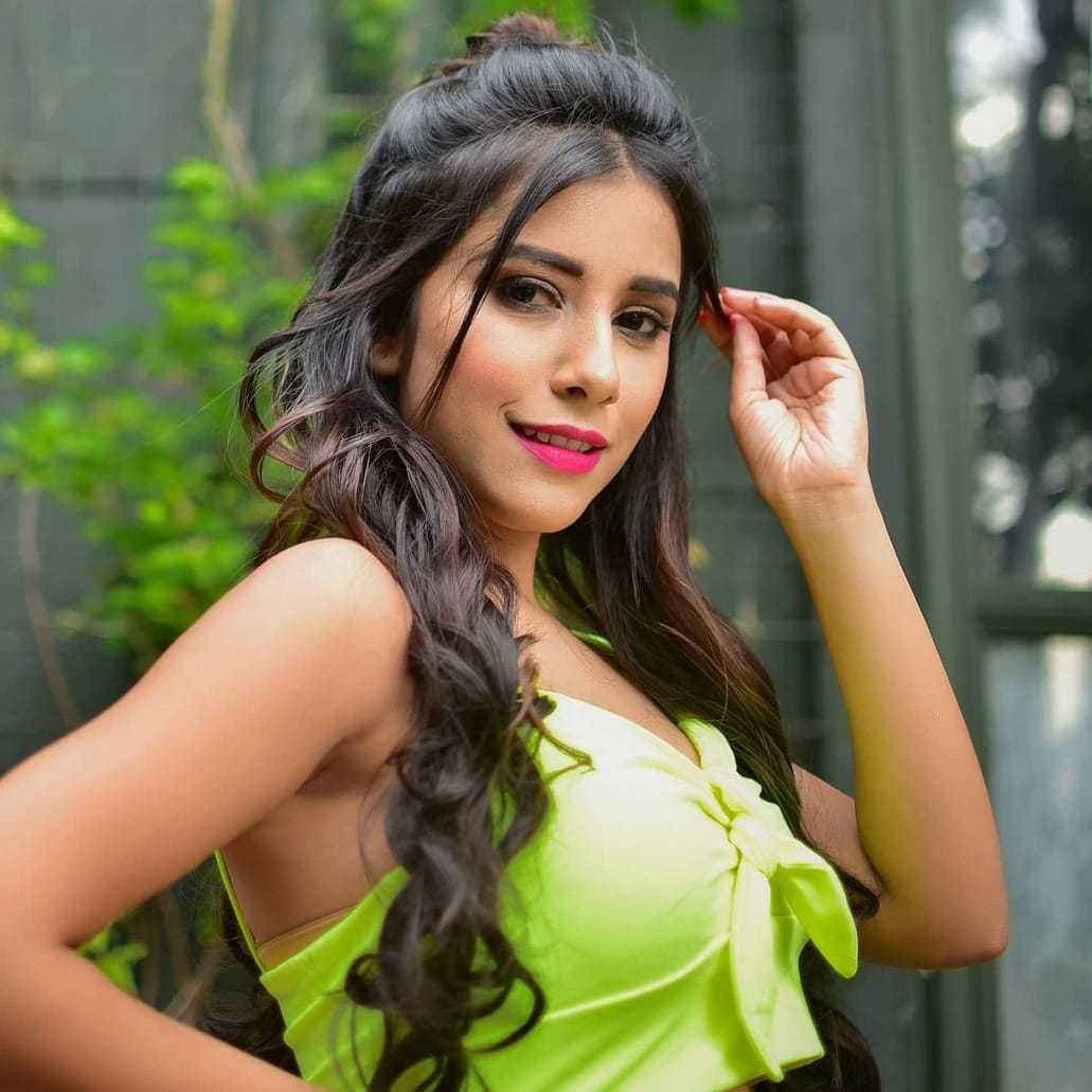 Celebrity Sneha Bhawsar - Tring India