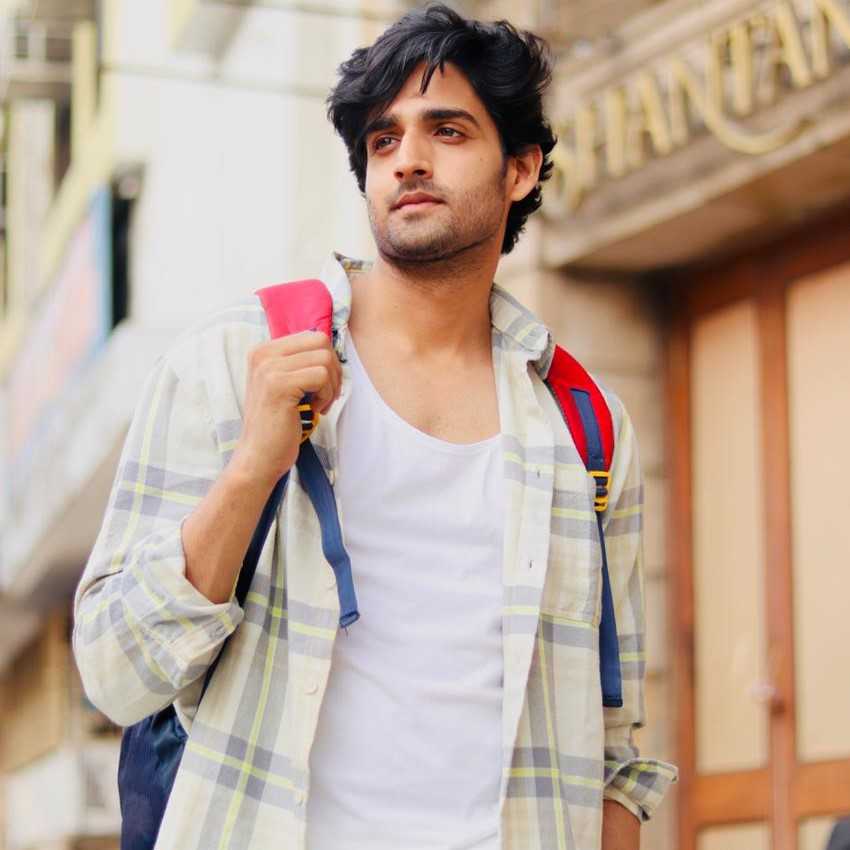 Celebrity Farman Haider - Tring India