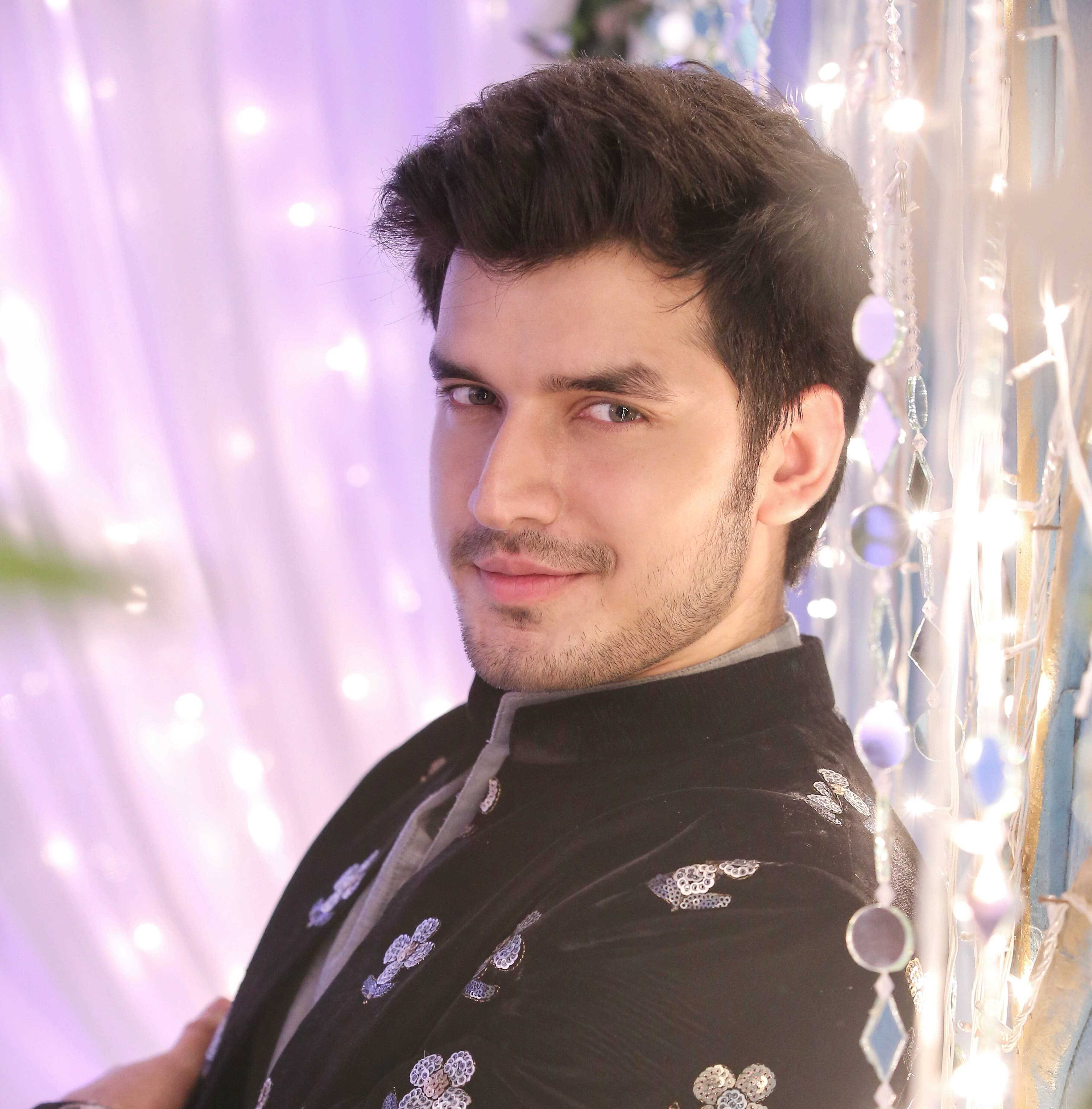 Celebrity Paras Bhushan Kalnawat - Tring India