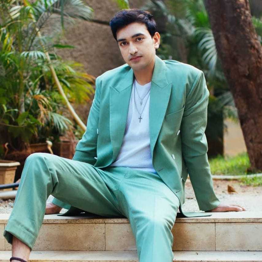 Celebrity Rohit Gujjar - Tring India