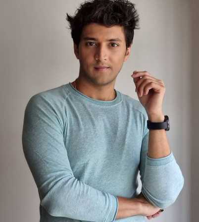 Celebrity Kinshuk Vaidya - Tring India