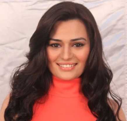 Celebrity Renee Dhyani - Tring India