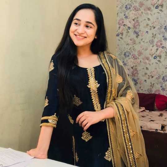 Celebrity Zahara Sethjiwala - Tring India