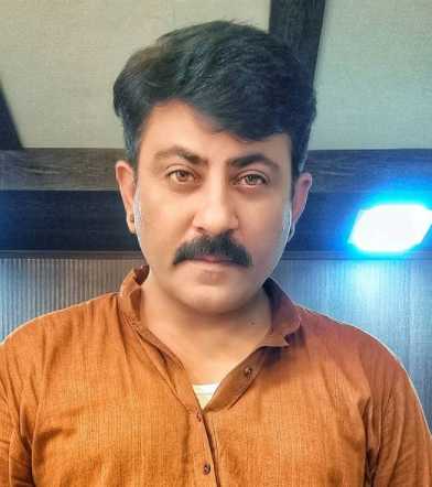 Celebrity Pooran Kiri - Tring India