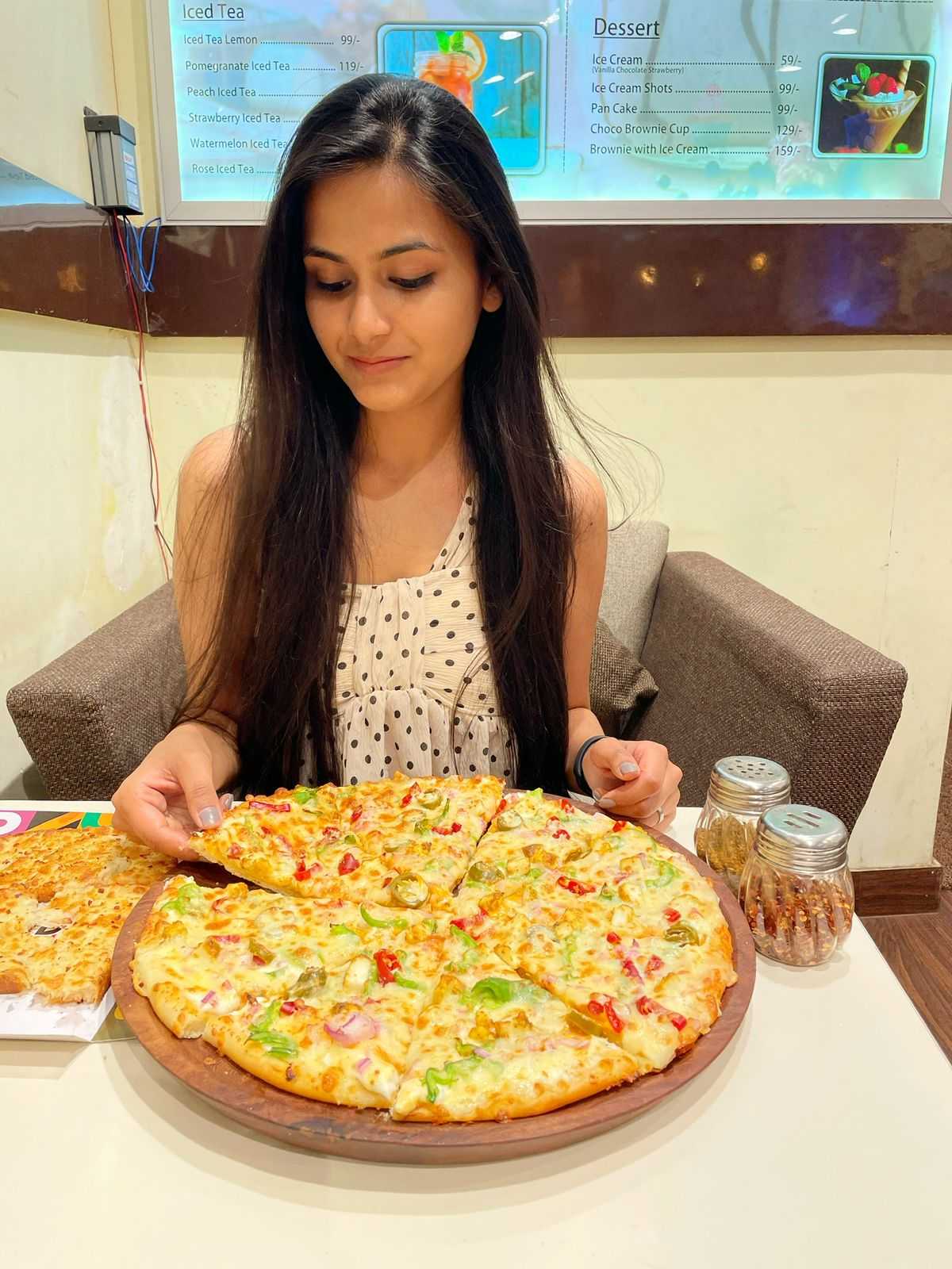 Celebrity Shubhi Jindal - Tring India