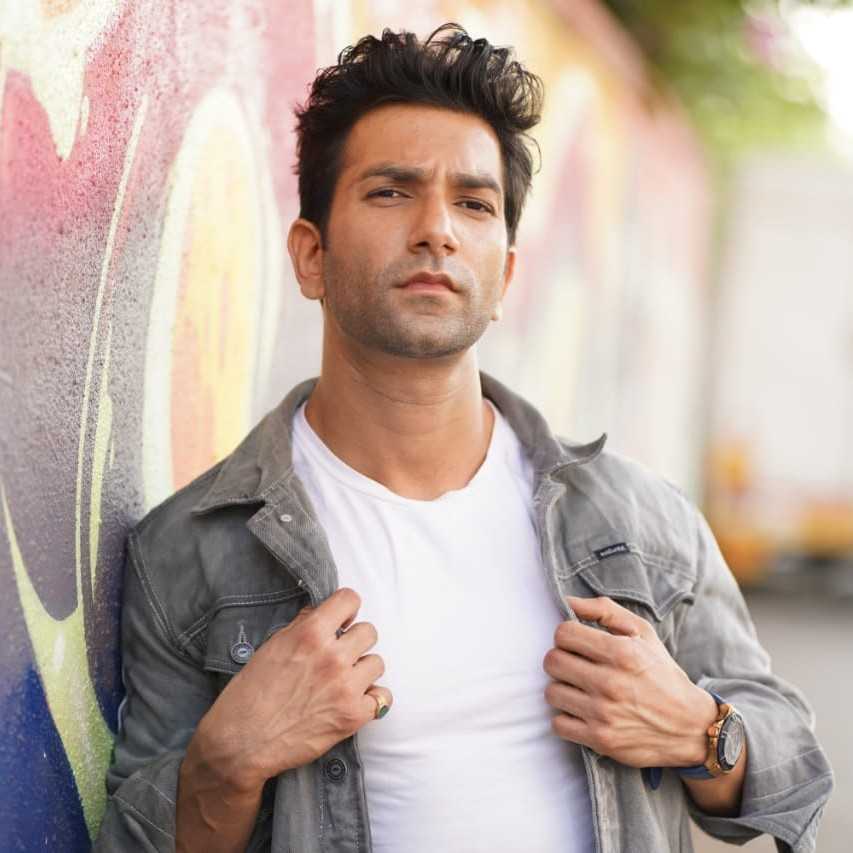 Celebrity Shrey Pareek - Tring India