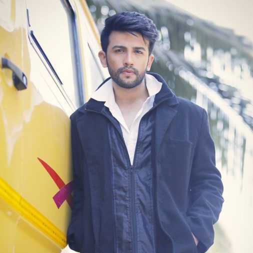 Celebrity Hiten Meghrajani - Tring India