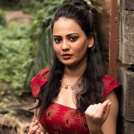 Celebrity Rujuta  Dharap - Tring India