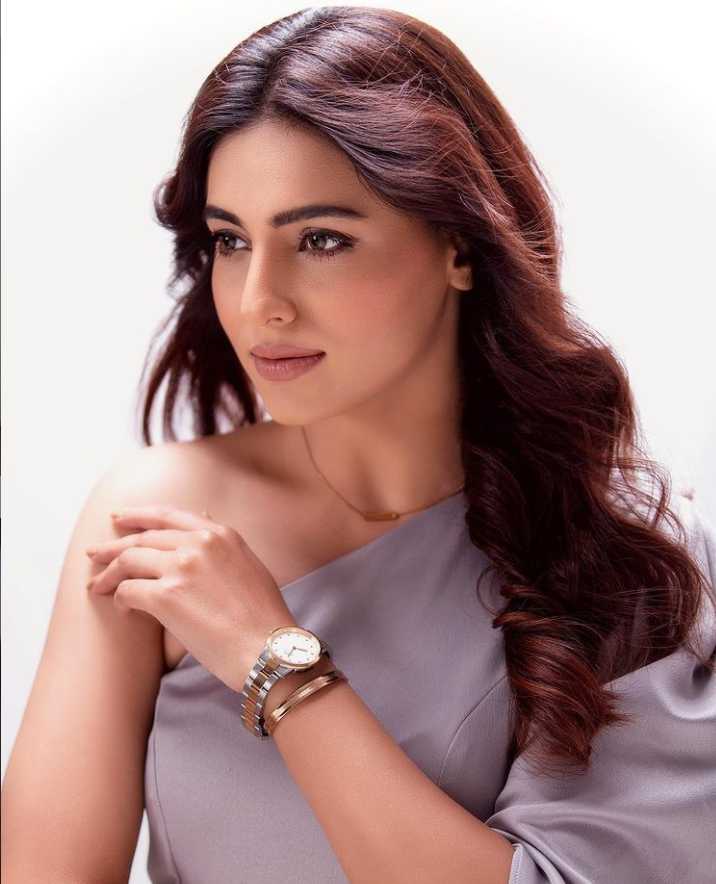 Celebrity Ginni Kapoor - Tring India