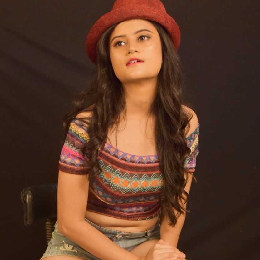 Celebrity Falguni Sharma - Tring India