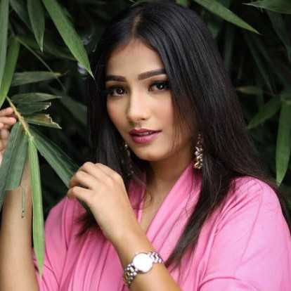 Celebrity Asmeeta Deshmukh - Tring India