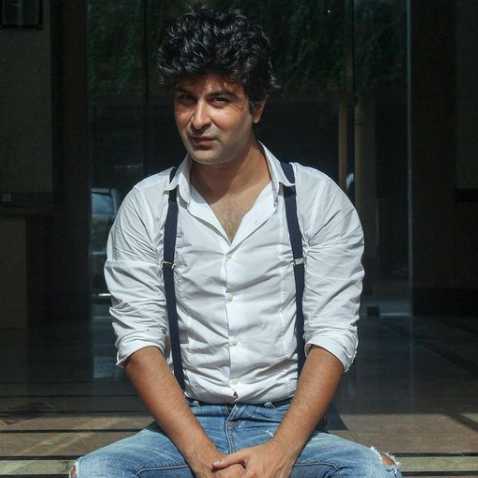 Celebrity Ashu Sharma - Tring India