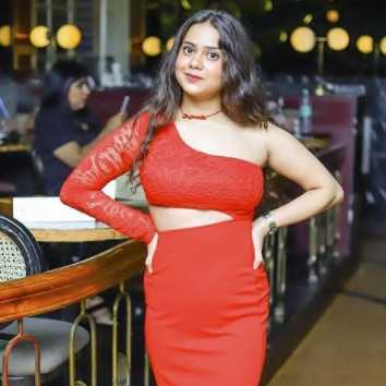 Celebrity Malika Chopra - Tring India