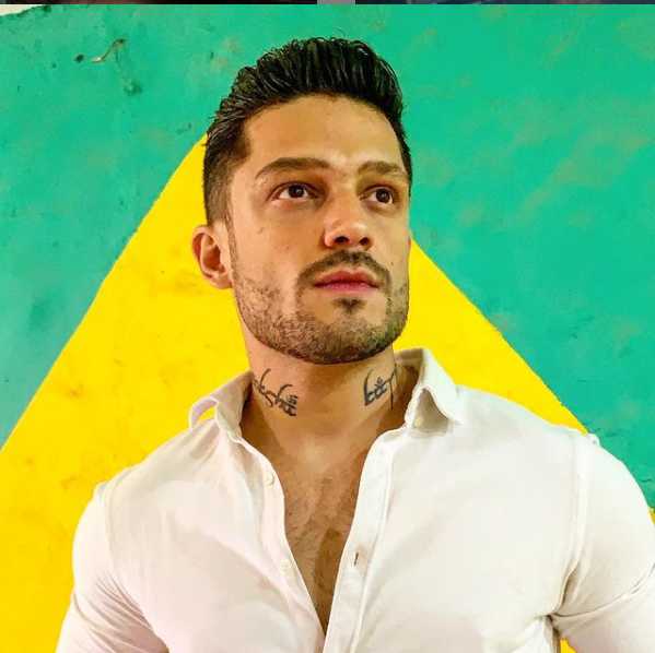 Celebrity Sidharth Bhardwaj - Tring India