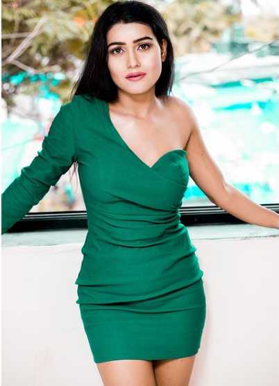 Celebrity Kanak Pandey - Tring India