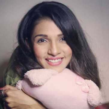 Celebrity Tisha Kapoor - Tring India