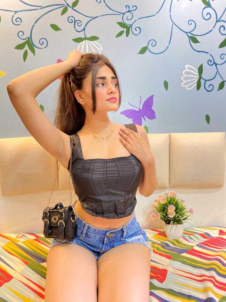 Celebrity Pooja Jain - Tring India