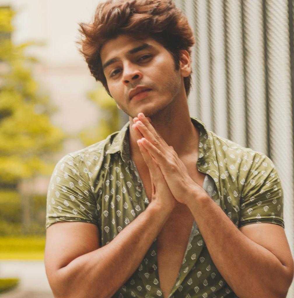 Celebrity Abhijit Ammkar - Tring India