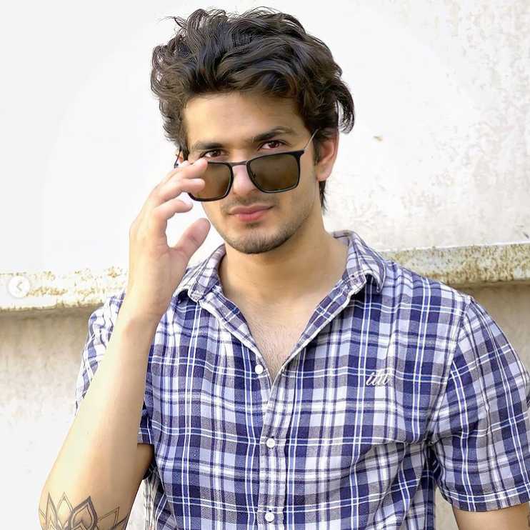 Celebrity Kapal Batth - Tring India