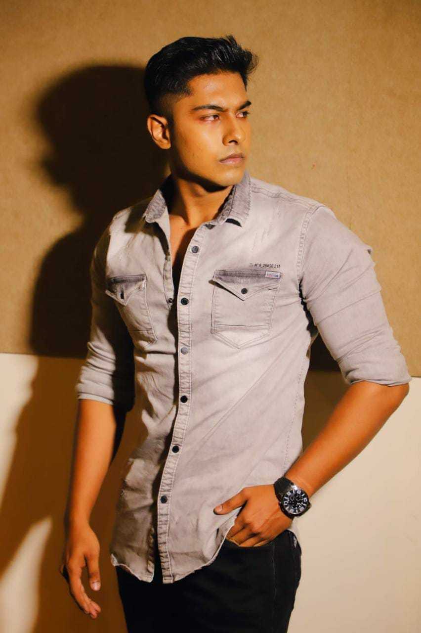 Celebrity Ashwin Aditya - Tring India