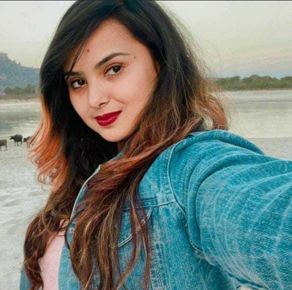 Celebrity Varsha Bisht - Tring India