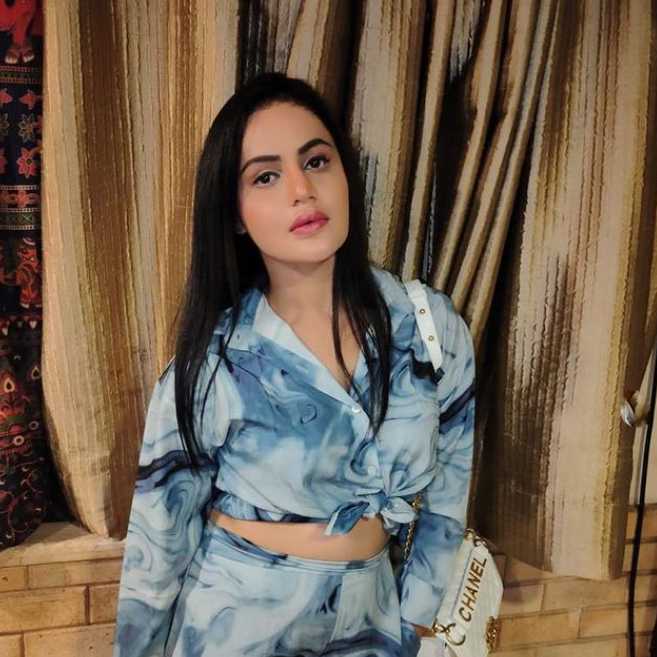 Celebrity Aarohi Nanda - Tring India