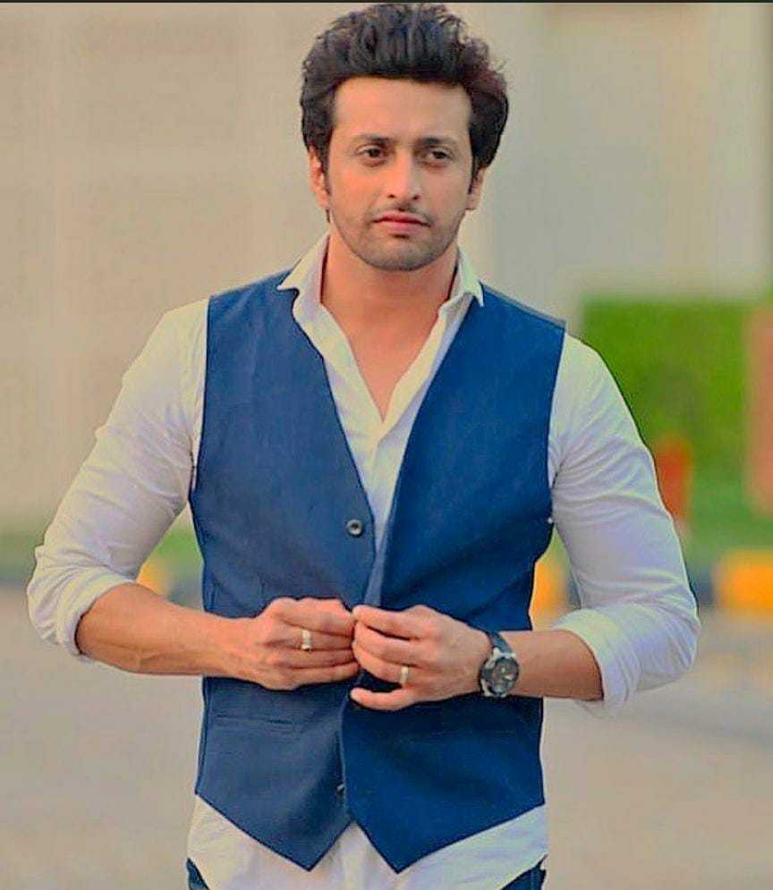 Celebrity Yash Pandit - Tring India