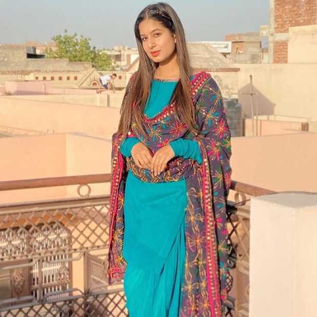 Celebrity Kritika Arora - Tring India