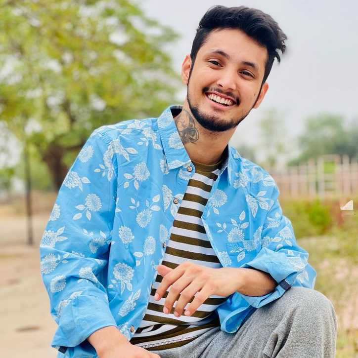 Celebrity Hardik Rawat - Tring India