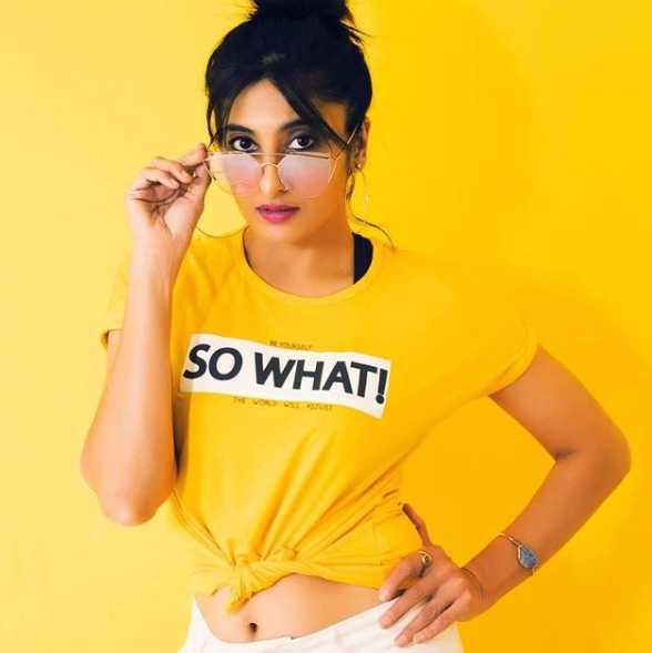 Celebrity Rupali Kadam - Tring India