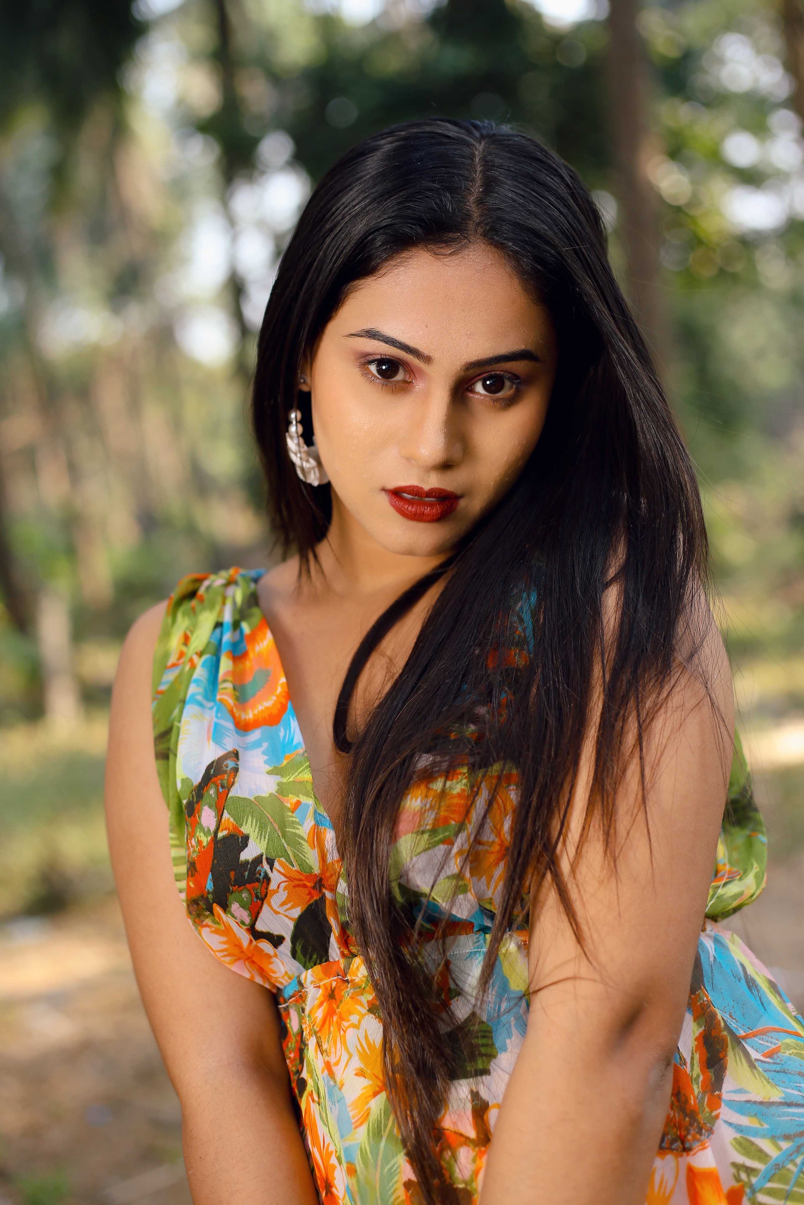 Celebrity Khushi Khan - Tring India