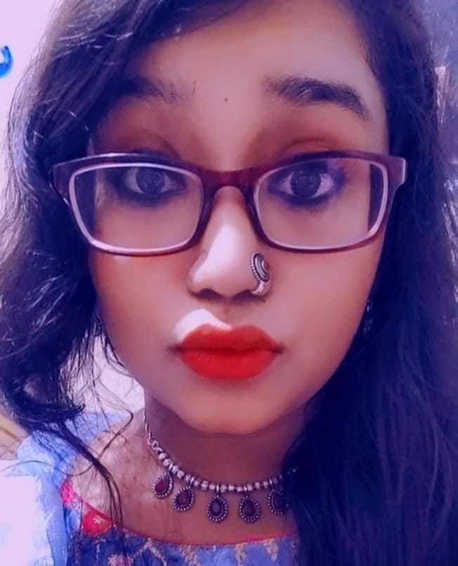 Celebrity Komal Owhal - Tring India