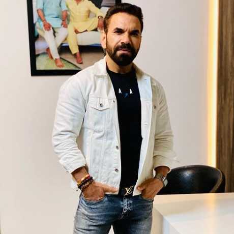 Celebrity Rohit Choudhary - Tring India